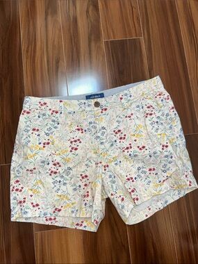 Size 8 Old Navy everyday short 100% cotton floral print shorts
